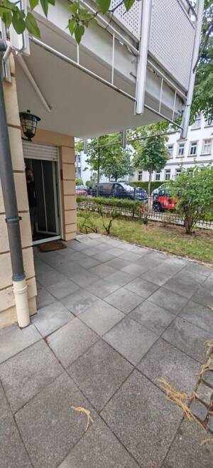 Großzügige 2-Zimmer-Wohnung mit Einbauküche, Terrasse und TG-Stellplatz in Dresden-Striesen! – 1277 Dresden – Vorschaubild 4