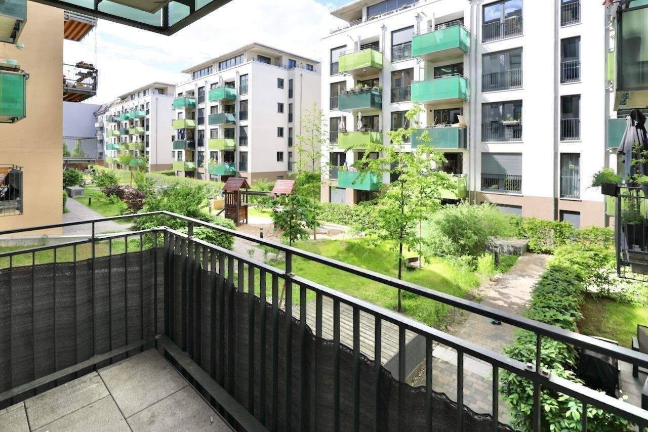 HOCHWERTIGE EINBAUKÜCHE, PARKETTBODEN & FUSSBODENHEIZUNG - 2 BALKONE - AUFZUG & TG-STELLPLATZ – Berlin – Vorschaubild 6