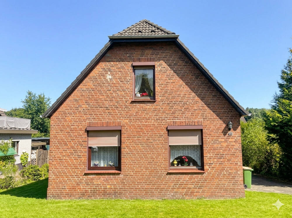 *** NEU - Schönes Einfamilienhaus auf großem Grundstück in ruhiger Südlage *** – Hamburg – Bild 1 von 9