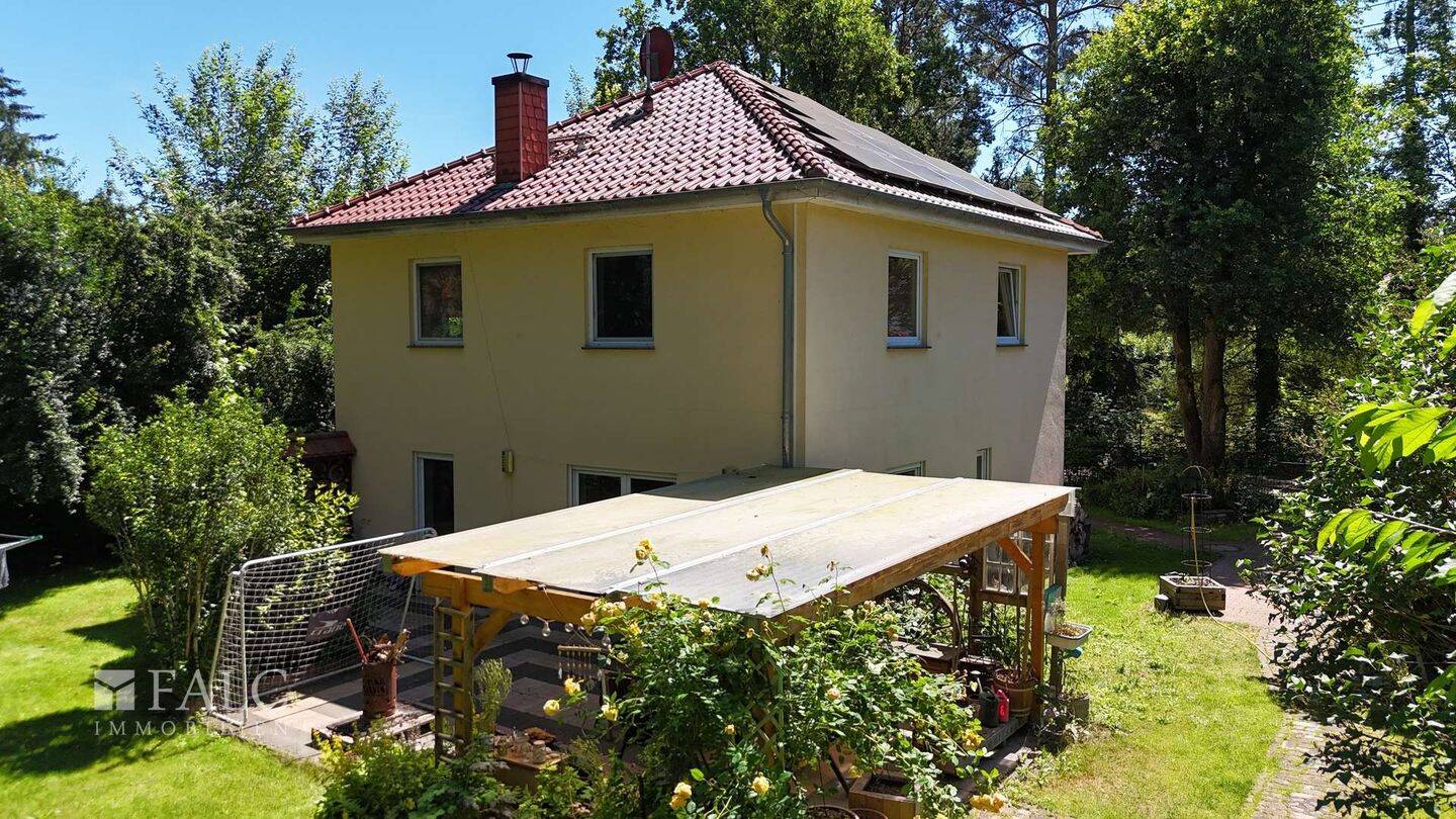 Großzügige Stadtvilla mit Pool und pflegeleichtem Parkgrundstück – Petershagen/Eggersdorf – Vorschaubild 3