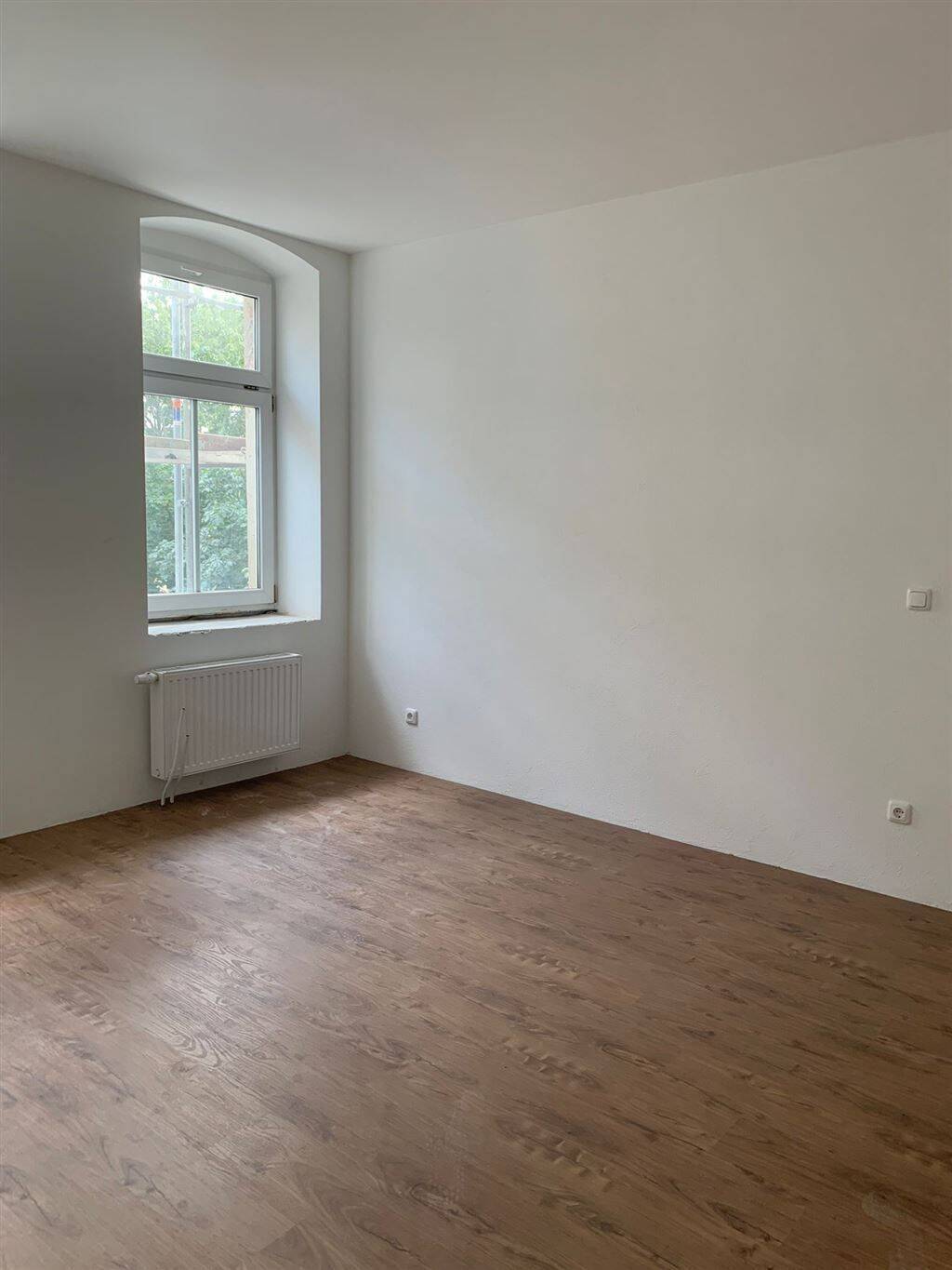 Zweitbezug nach San.! Kompakte 3-Zi. mit Einbauküche, Lam., Lift u. Wanne! – Chemnitz – Vorschaubild 5