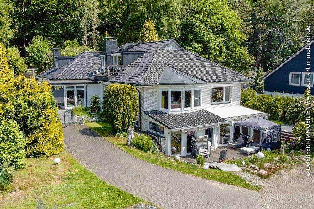 Wohntraum-Ensemble mit Redervilla und Gästehaus in Toplage mit privatem Waldzugang – Rosengarten – Vorschaubild 2