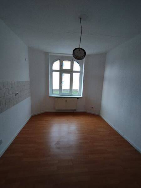 Großzügige 1-Zimmer mit Laminat und Dusche in ruhiger Lage – Chemnitz – Vorschaubild 2