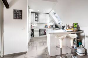 Exklusive Maisonette-DG-Wohnung mit sonniger Terrasse in begehrter Wohnlage. – 50937 Köln – Vorschaubild 4