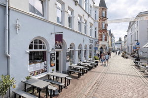 Toplage Hüxstraße - 2 Gewerbeeinheiten mit genehmigter Wohnung und Dachterrasse