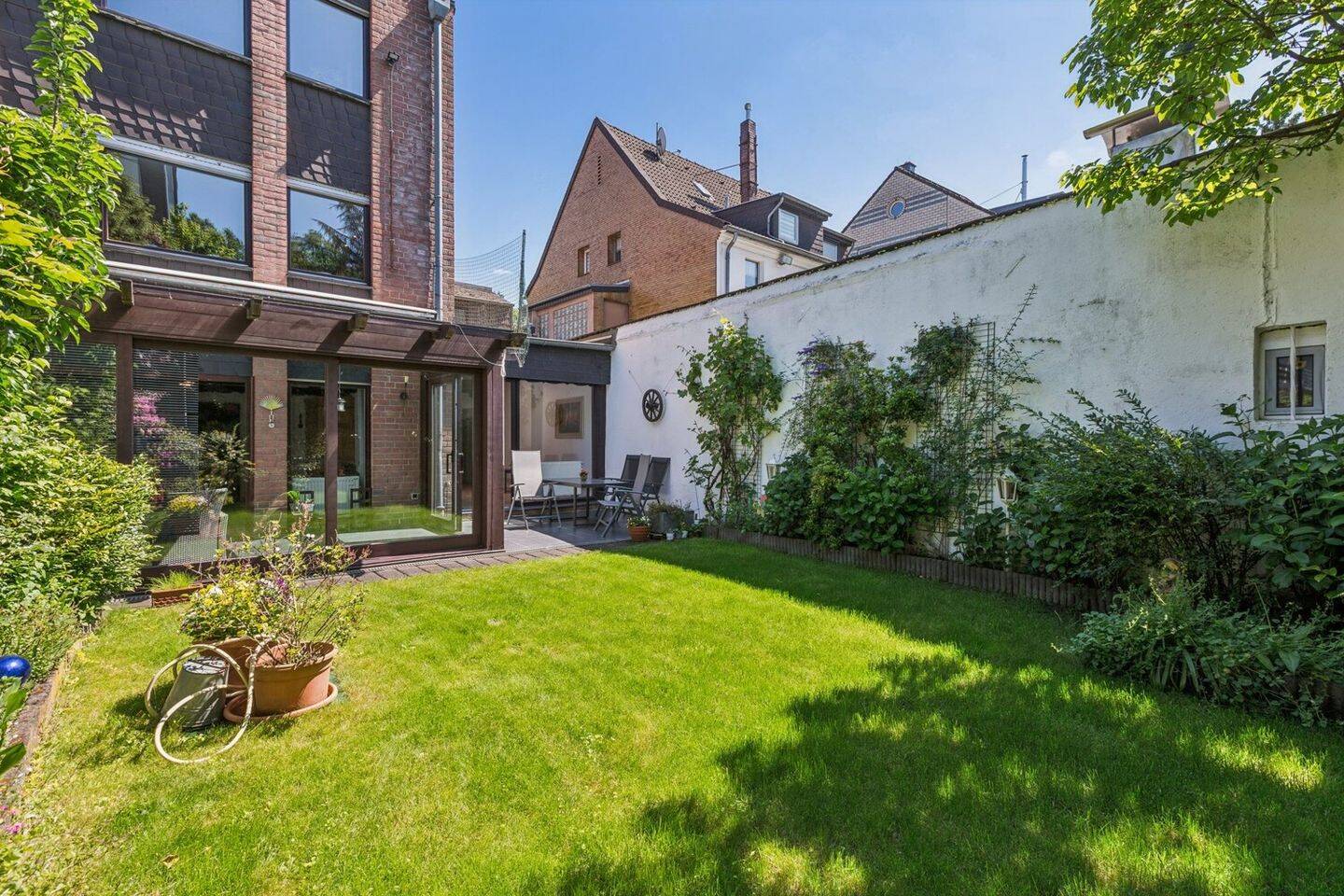 Familienfreundliches Reihenendhaus Nähe Unterbacher See – Düsseldorf – Vorschaubild 2