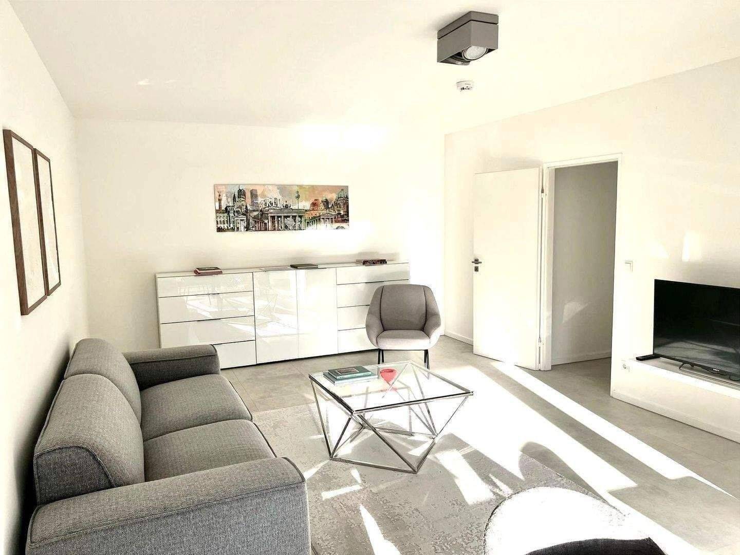 Sanierte City-Wohnung in begehrter Wohnlage nahe Steinplatz – mit separatem Tiefgaragenstellplatz bei Bedarf – Berlin – Vorschaubild 2