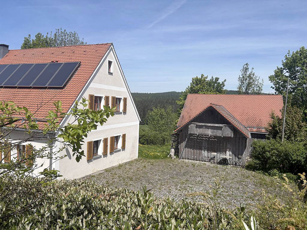 Paradiesisch! Tolles 1 ha-Anwesen mit Großterrasse, Ferienhaus, Sauna - Pferde-/Tierhaltung möglich – Georgenberg – Vorschaubild 4