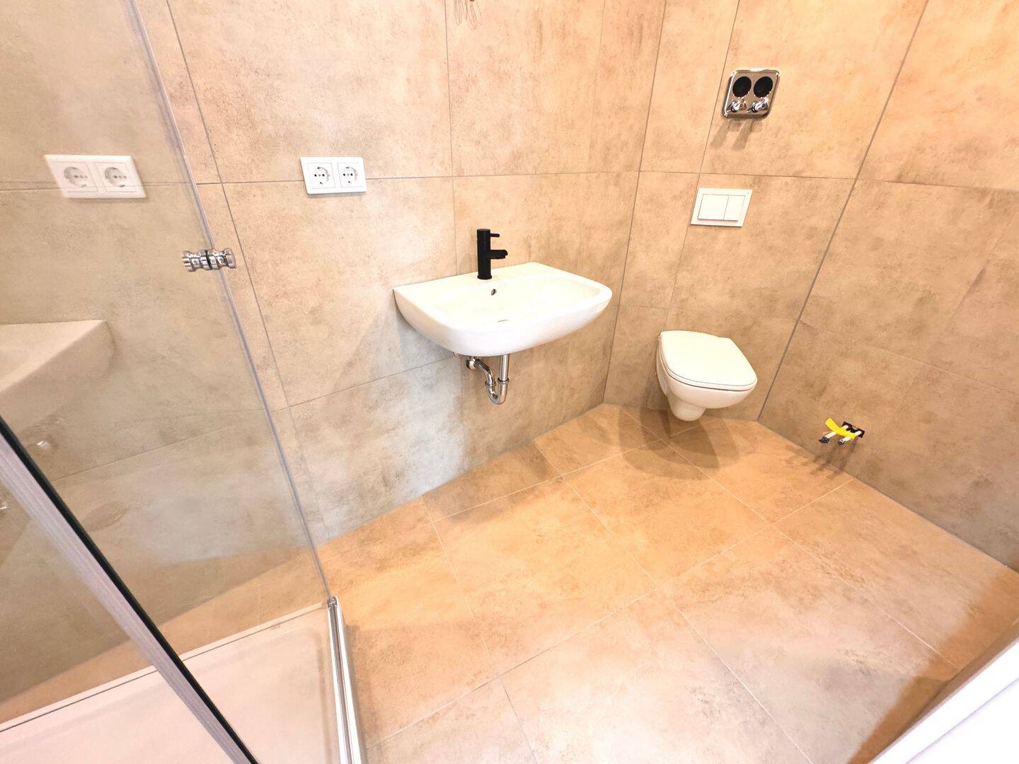 Provisionsfrei - Renovierte 3 Zimmer Wohnung mit Terrasse und Stellplatz in Heßdorf – Heßdorf – Vorschaubild 9