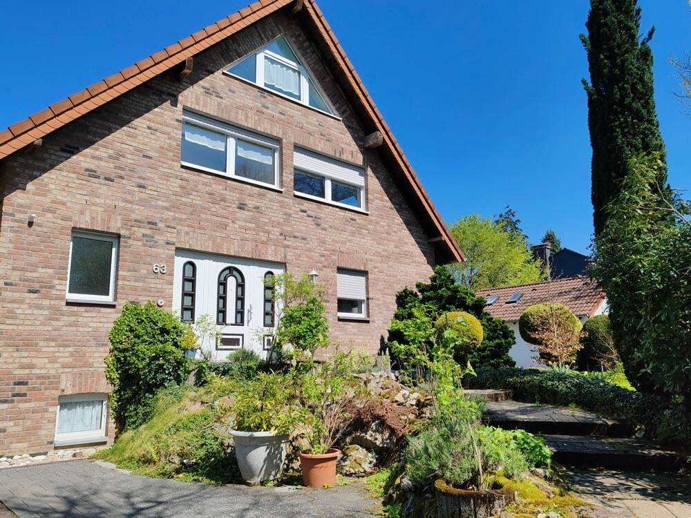 Mehr als nur Wohnen: Großzügiges Haus voller Möglichkeiten in Roetgen – Roetgen – Vorschaubild 3