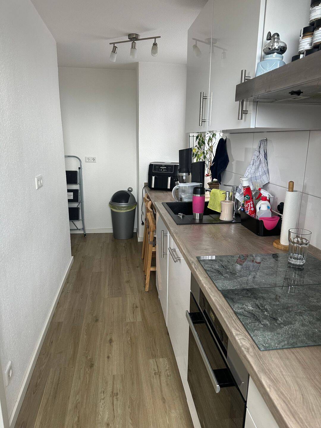 Helle 2-Zimmer-Wohnung mit Einbauküche – Düsseldorf – Vorschaubild 5