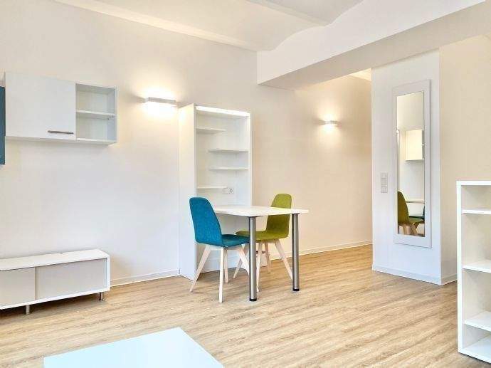 TOP MODERNE VOLL MÖBLIERTE 1 ZIMMER WOHNUNG INKLUSIVE KFZ-STELLPLATZ – Nürnberg – Vorschaubild 6