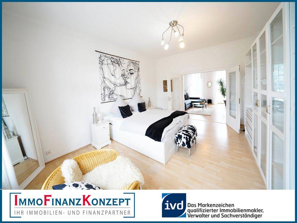 Lichtdurchflutete Wohnung mit Balkon in stilvoller Villa in Herten
