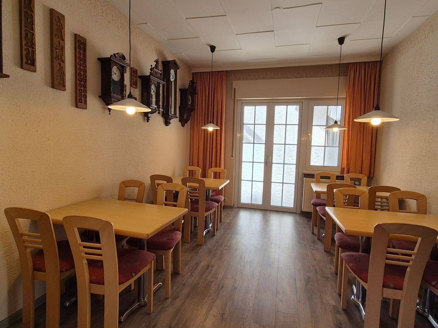530 m² Wohn- und Gewerbefläche I 2 Wohnungen I Café & Backstube I Doppelgarage – Großlittgen – Vorschaubild 7