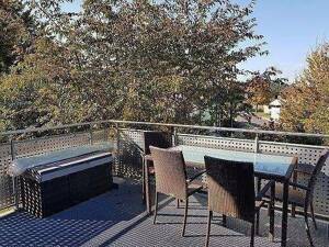Trier-Irsch zu vermieten ab 15.11. oder früher: 2,5 ZKB im 2.OG(DG), Balkon mit Weitblick,