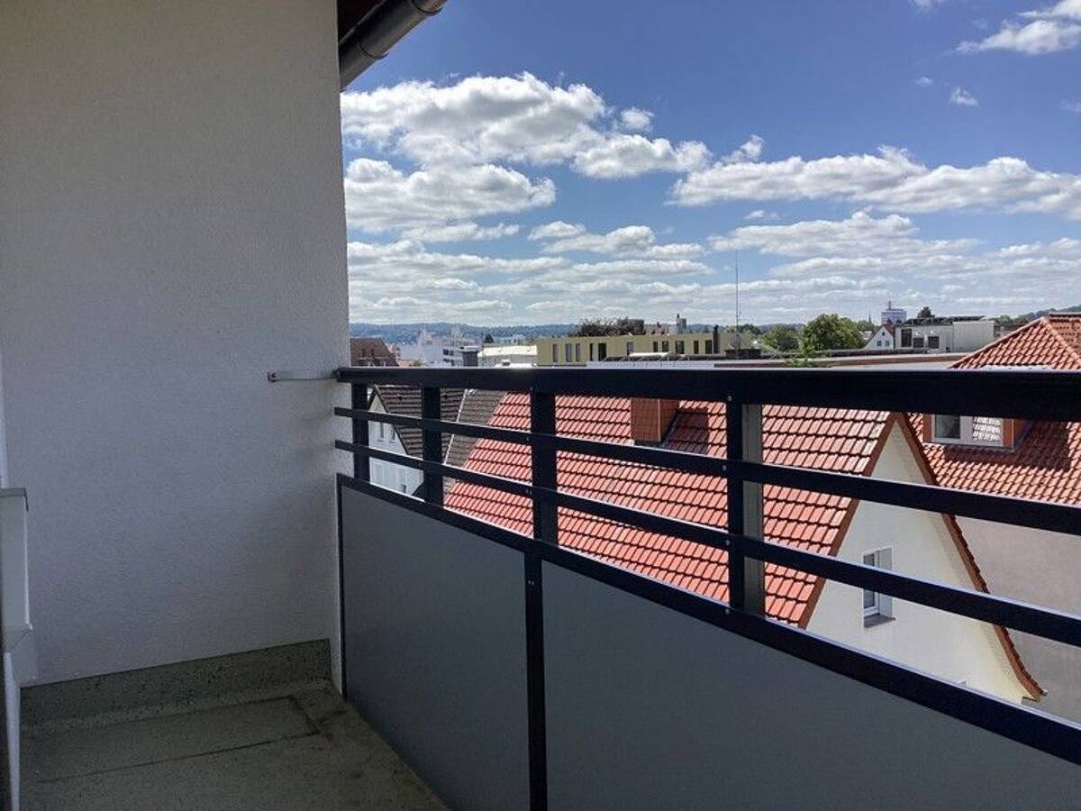 Renovierte 2,5 Zimmer Wohnung in zentraler Lage mit Balkon. – 33609 Bielefeld – Bild 1 von 8