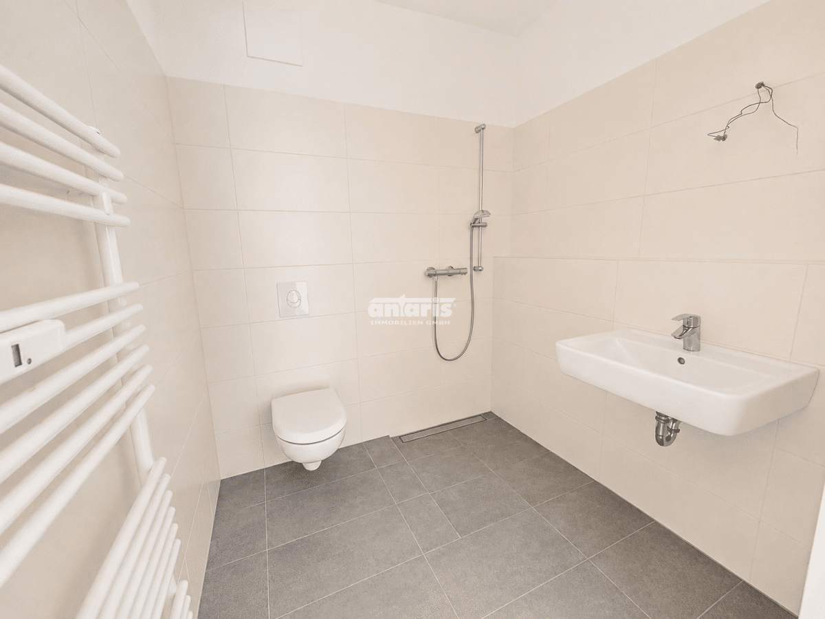 antaris Immobilien GmbH **Ein Zuhause zum Verlieben: Helle 4-Raum-Wohnung mit Balkon** – Erfurt – Vorschaubild 4