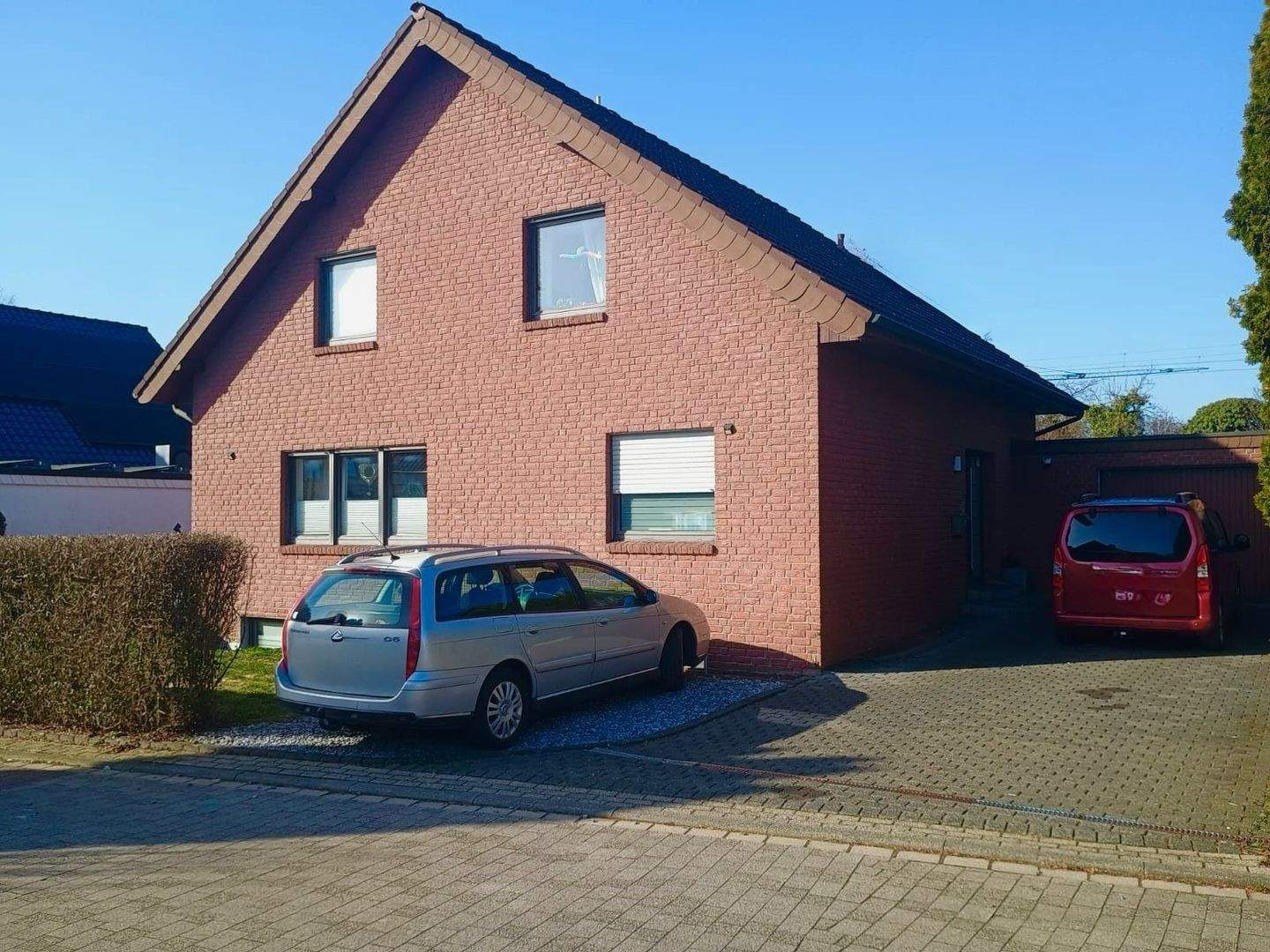 Licht, Wärme, Lebensfreude - Ihr neues Wohngefühl im Einfamilienhaus in Salzkotten! – Salzkotten – Bild 1 von 9