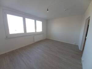 Auf gute Nachbarschaft: individuelle 3-Zimmer-Wohnung – 1277 Dresden – Vorschaubild 3