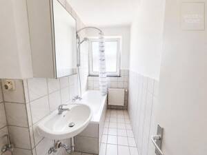 Solide Kapitalanlage mit überzeugendem Grundriss, ruhigem Balkon und Garage – 21614 Buxtehude – Vorschaubild 4