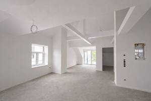 Dachgeschosswohnung mit zwei Balkonen in der denkmalgeschützten Löwenburg – 40629 Düsseldorf – Vorschaubild 6