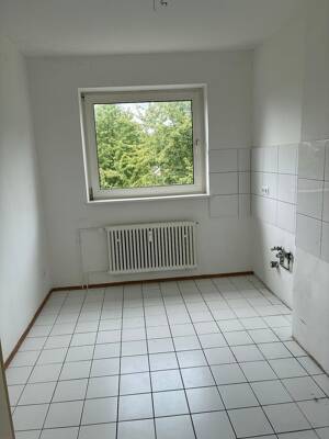 Zentral. Hell. Bezugsfertig - 3 Zimmer mit Balkon im Herzen der Stadt – 38226 Salzgitter – Vorschaubild 3