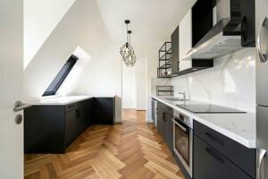 6 - Zimmer Penthouse an der Spree - Erstbezug nach der Sanierung Ihrer Träume! – 10117 Berlin – Vorschaubild 8