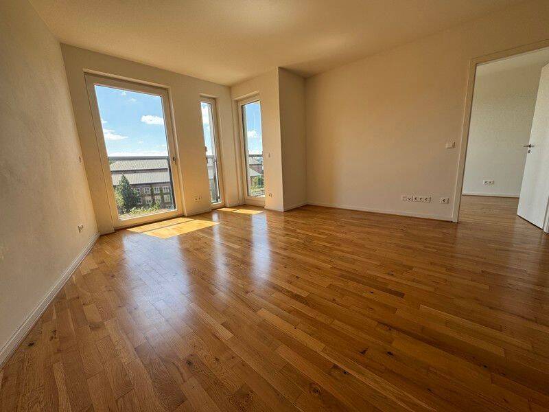 Wer will mich!? Günstige 2-Zimmer-Wohnung mit Einbauküche und Balkon in zentraler Lage