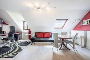AIGNER - Wohnkomfort auf zwei Ebenen: geräumige Maisonettewohnung mit Südbalkon – 82008 Unterhaching – Vorschaubild 8