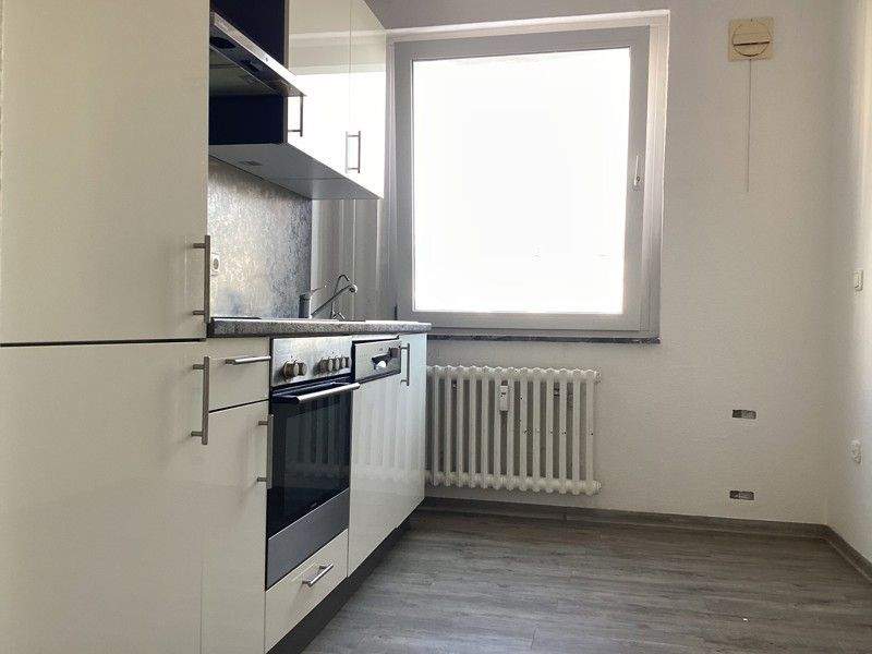Helle 3-Zimmerwohnung mit Einbauküche und Balkon – Bielefeld – Vorschaubild 2