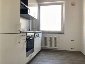 Helle 3-Zimmerwohnung mit Einbauküche und Balkon – 33609 Bielefeld – Vorschaubild 2