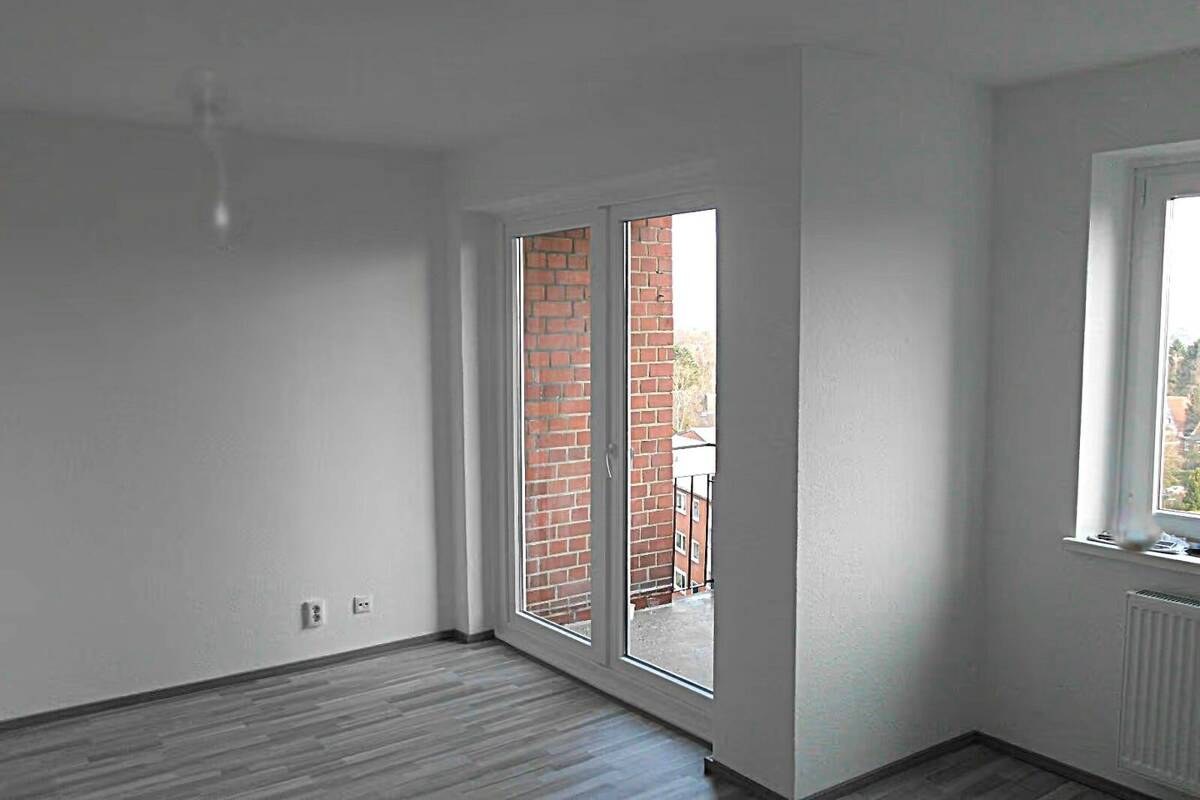 Attraktive 1,5 Zimmer-ETW mit herrlichem Weitblick in guter Lage von HH-Niendorf – 22455 Hamburg – Bild 1 von 4