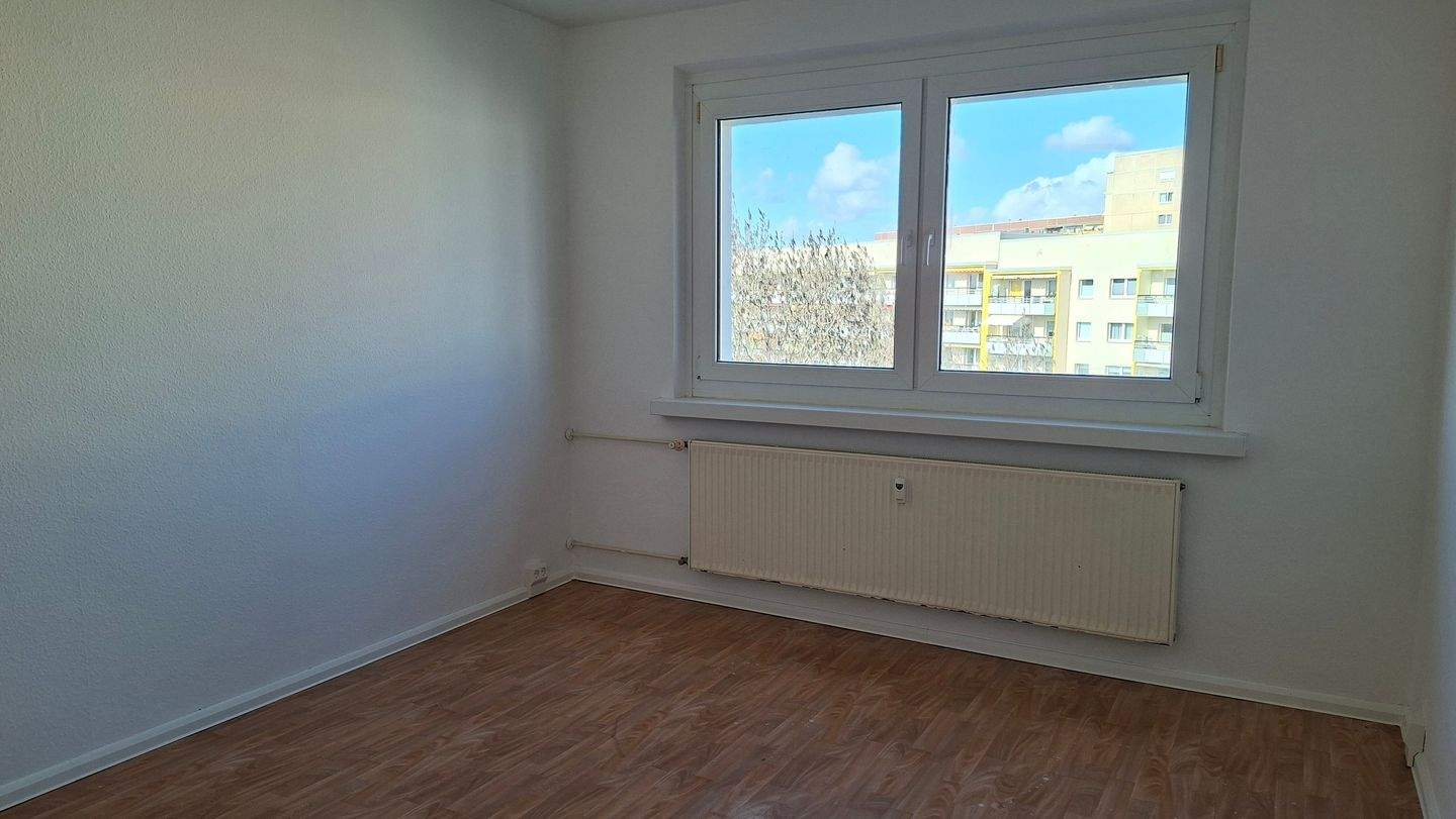 Große 3-RW mit Süd-Balkon, Wohnküche, Bad mit Wanne, WG-geeignet – Leipzig – Vorschaubild 6