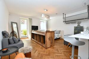 Modern möblierte Altbauwohnung mit Reinigungsservice in Stuttgart West – 70197 Stuttgart – Vorschaubild 1