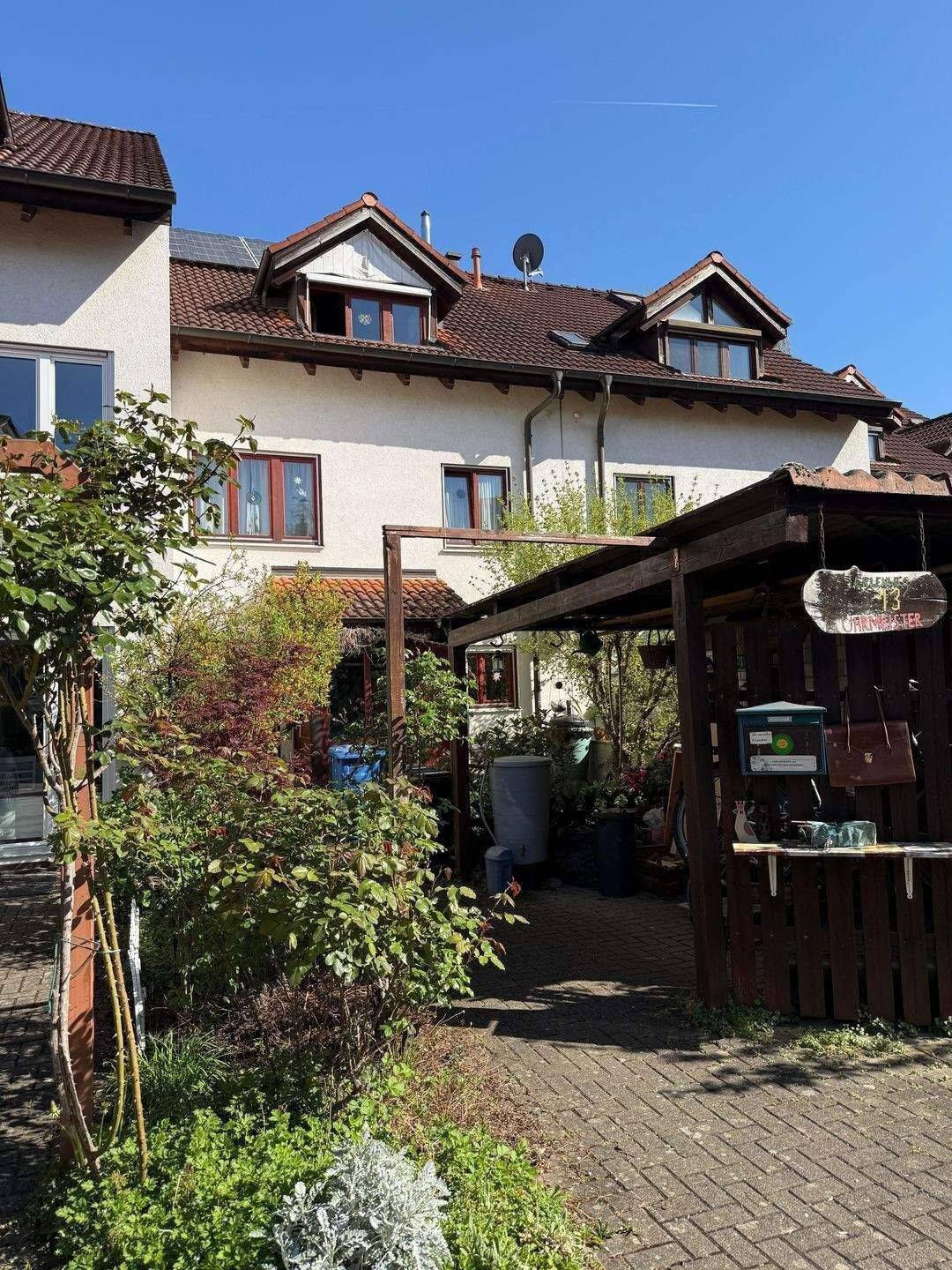 Familienglück in Lörrach-Stetten – Gepflegtes Reihenhaus mit Wintergarten, Photovoltaik und traumhafter Grenznähe zur Schweiz