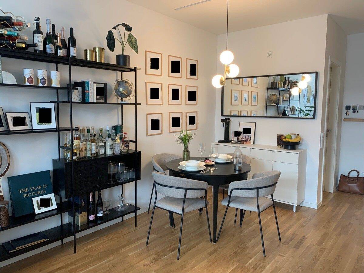 1,5-Zimmer Wohnung mit besonderem Charme, Einbauküche, Balkon, Stellplatz, Möbel abkaufbar – Villingen-Schwenningen – Vorschaubild 4