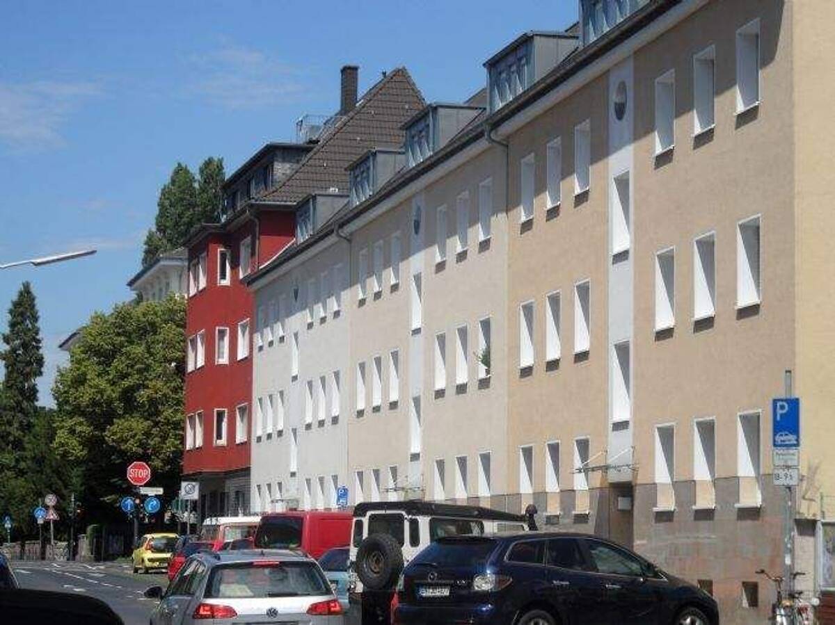 Bonn Zentrum renoviertes Apartment (für Einzelperson) Nichtraucher Wohnraum, Balkon, kleinerer Schlafraum, sep.Küche mit neuer EBK, Bad, TG-Stellplatz – 53111 Bonn – Bild 1 von 9