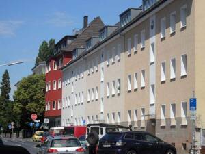 Bonn Zentrum renoviertes Apartment (für Einzelperson) Nichtraucher Wohnraum, Balkon, kleinerer Schlafraum, sep.Küche mit neuer EBK, Bad, TG-Stellplatz