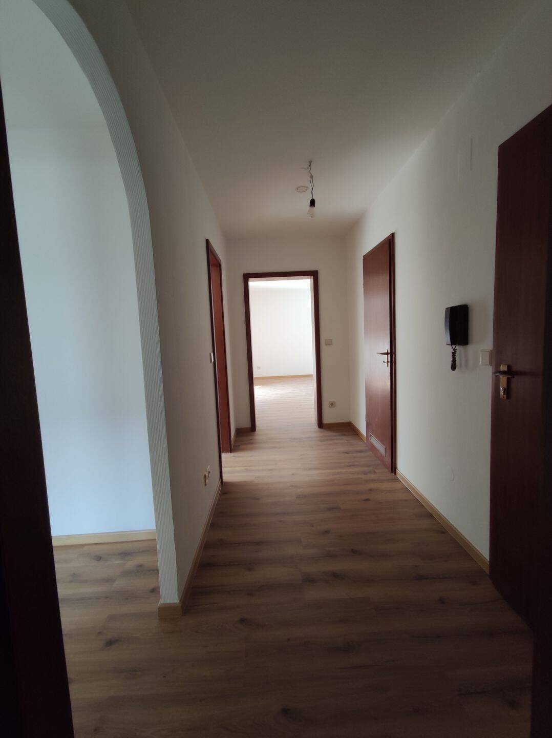 Lichtdurchflutete 2 Zimmer Wohnung in Zabo - Balkone, EBK, Gäste-WC, renov. – Nürnberg – Vorschaubild 7