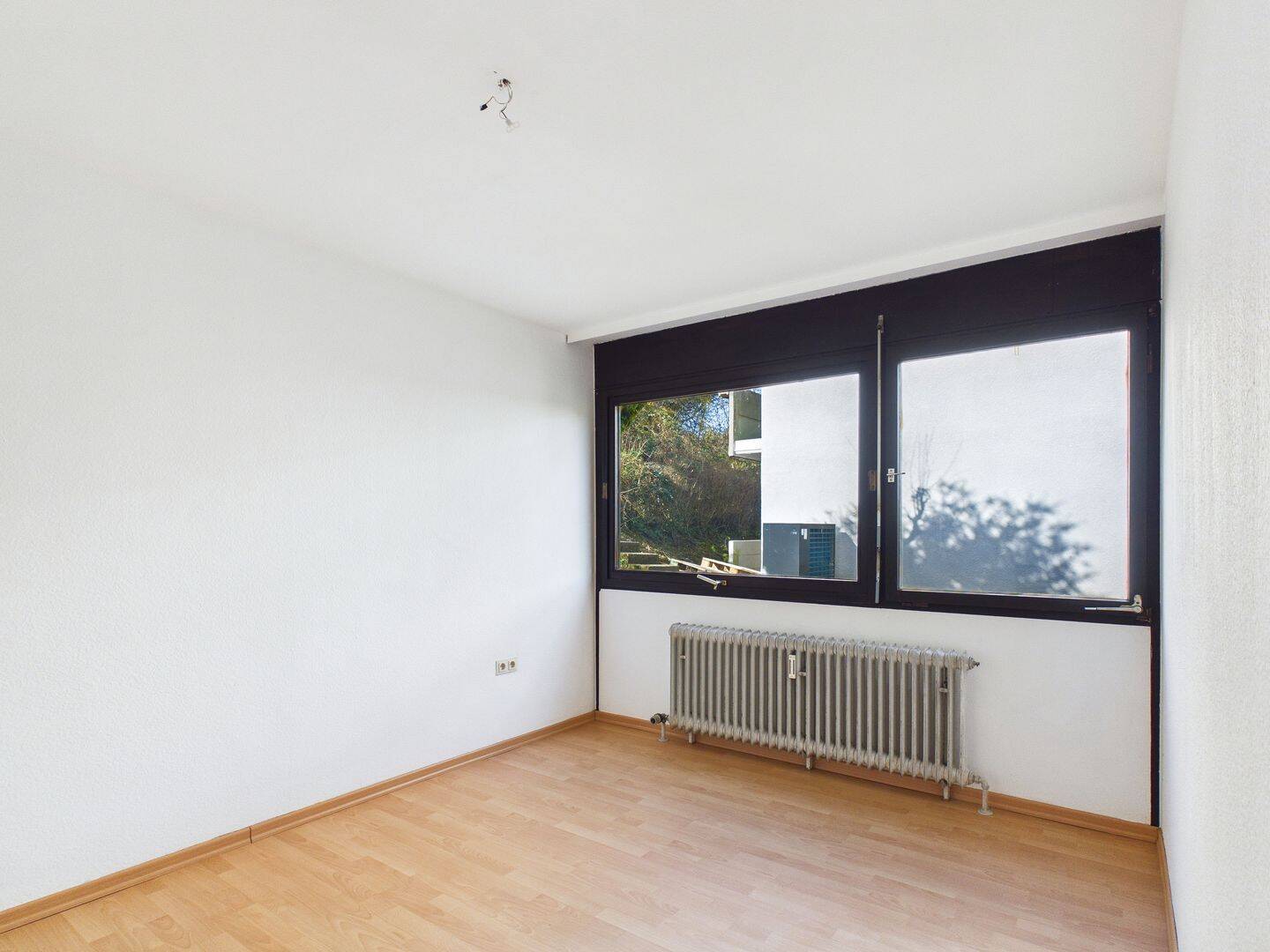 Frisch renovierte 2-Zimmer-Wohnung mit Balkon in ruhiger Lage - Ideal für Singles oder Paare! – Stuttgart – Vorschaubild 9
