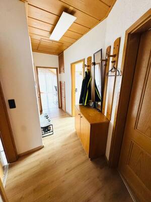Helle 3 Zimmer Dachgeschosswohnung in Untersulmetingen