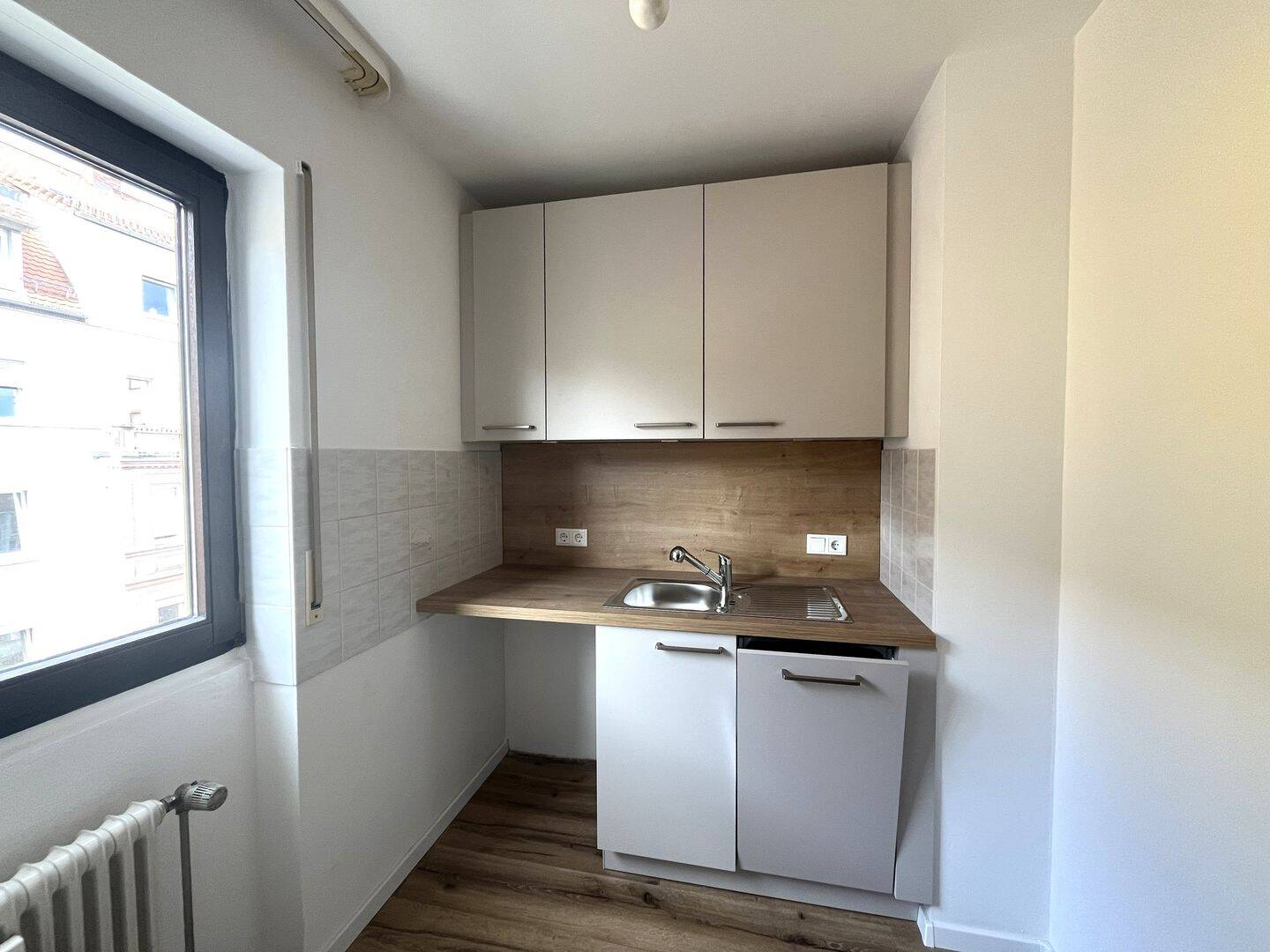 Renovierte 2-Zimmer-Wohnung mit Balkon & Aufzug – Nürnberg – Vorschaubild 5