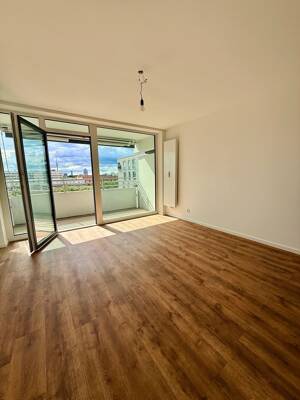 Blick auf den Olympiaturm! Frisch saniertes 1-ZI-Apartment am Schwabinger Tor - sofort bezugsfertig! – 80804 München – Vorschaubild 1
