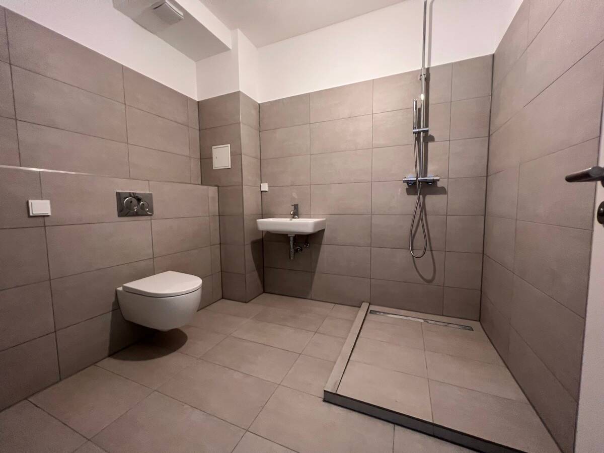 Erstbezug im PENTHOUSE auf 2 Etagen - ca. 153 m², 4-Zi, TERRASSE, 2 Bäder, TG, LUXUS PUR per SOFORT – Berlin – Vorschaubild 3