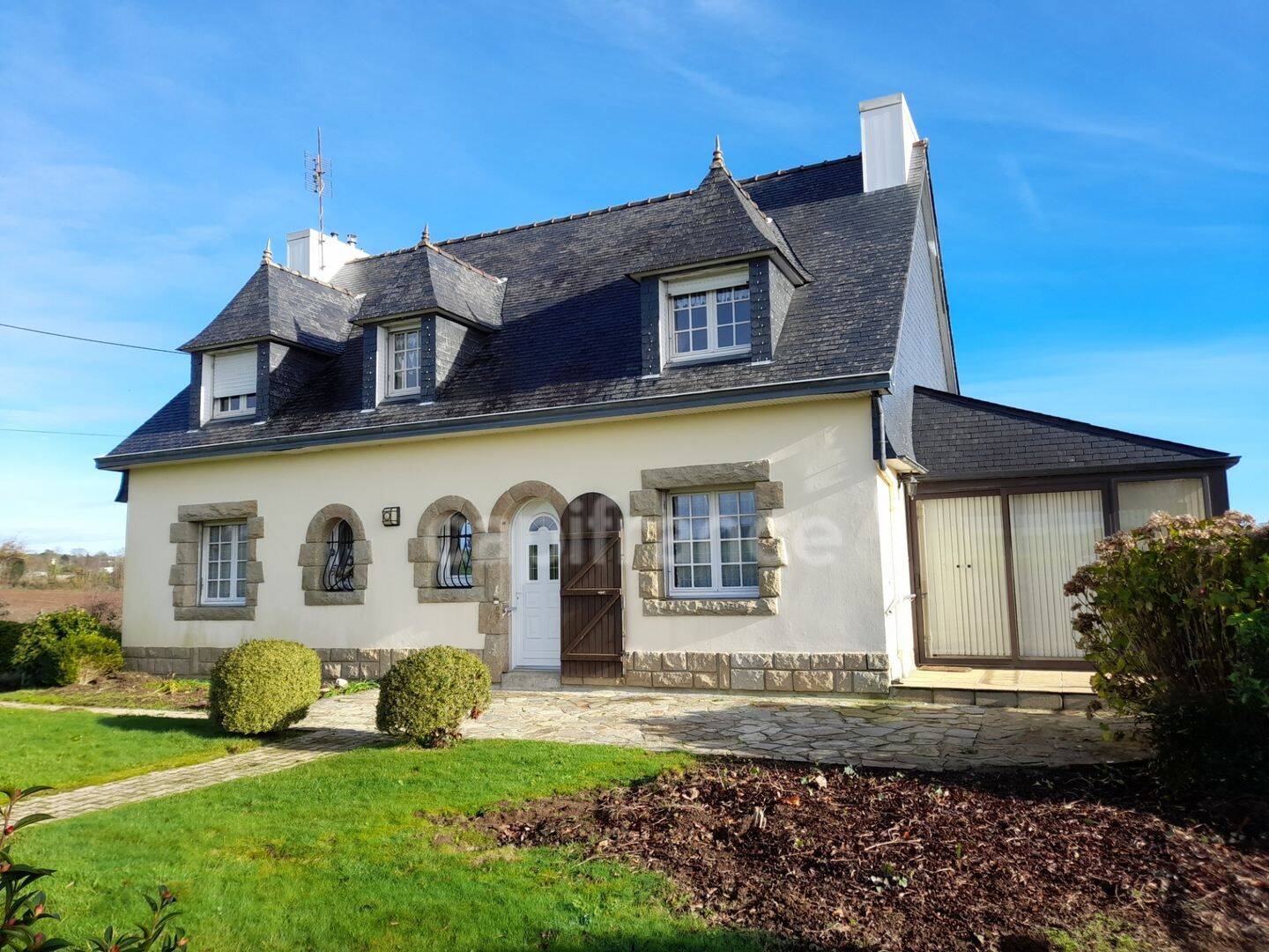 Maison 6 pièces 158 m² · à Quéménéven · 158 m² · 233 650 €