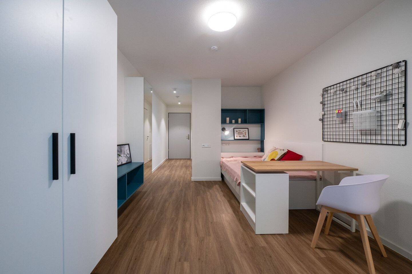 Voll möbliertes Studentenappartement mit Balkon, Duschbad und Küche in bester Lage am Lousberg. – Aachen – Vorschaubild 4