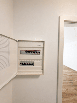 OHNE Maklergebühr!!! Modern kernsanierte 1-Zimmer-Wohnung in begehrter Wohnanlage – 91056 Erlangen – Vorschaubild 8