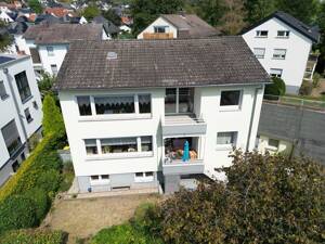 Freistehendes Zweifamilienhaus mit Garten und Garage - tolles Zuhause mit vielfältigen Möglichkeiten