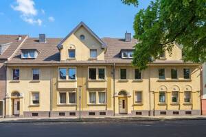 Bockumer Platz! Zwei hochinteressante Altbauimmobilien mit großen Wohneinheiten & top Infrastruktur – 47800 Krefeld – Vorschaubild 2