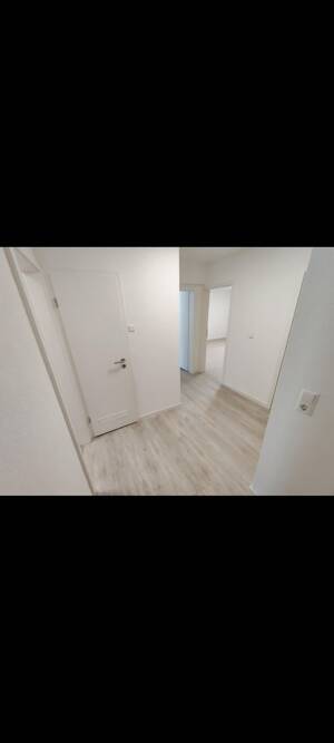Frisch renovierte 2,5 Zimmer Wohnung mit vollwertiger Einbauküche – 78054 Villingen-Schwenningen – Vorschaubild 2